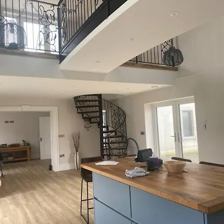 Scotsland House - Luxurious Country Getaway
