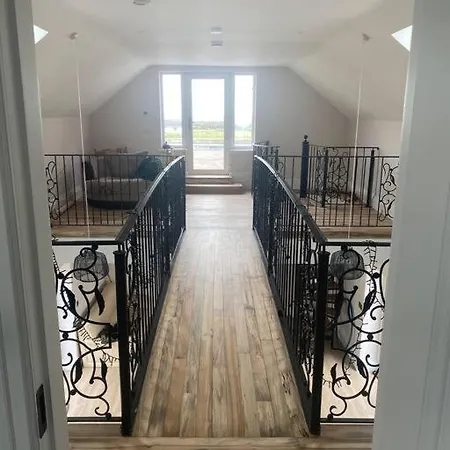 Scotsland House - Luxurious Country Getaway *